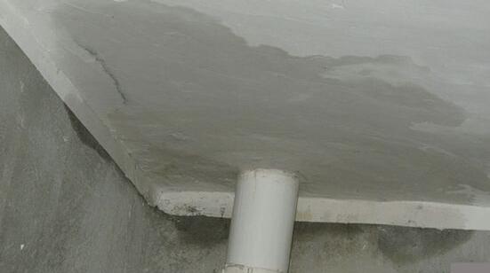 墻面滲水有什么辦法修復(fù)？屋頂防水施工的時(shí)候這些要留意